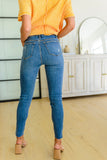 Hi-waisted Dandelion Embroidery Skinny *Online Exclusive*